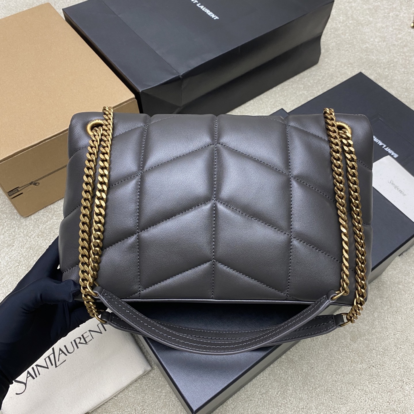 생로랑(YSL) 루루 푸퍼(Loulou Puffer) 미디움 시티 그레이 (골드) 숄더백 가방