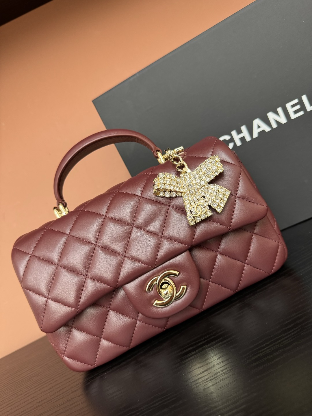 샤넬(CHANEL) 25K 버터플라이 다이아몬드 핸들 CF 미니 (버건디) 토트백 숄더백 가방