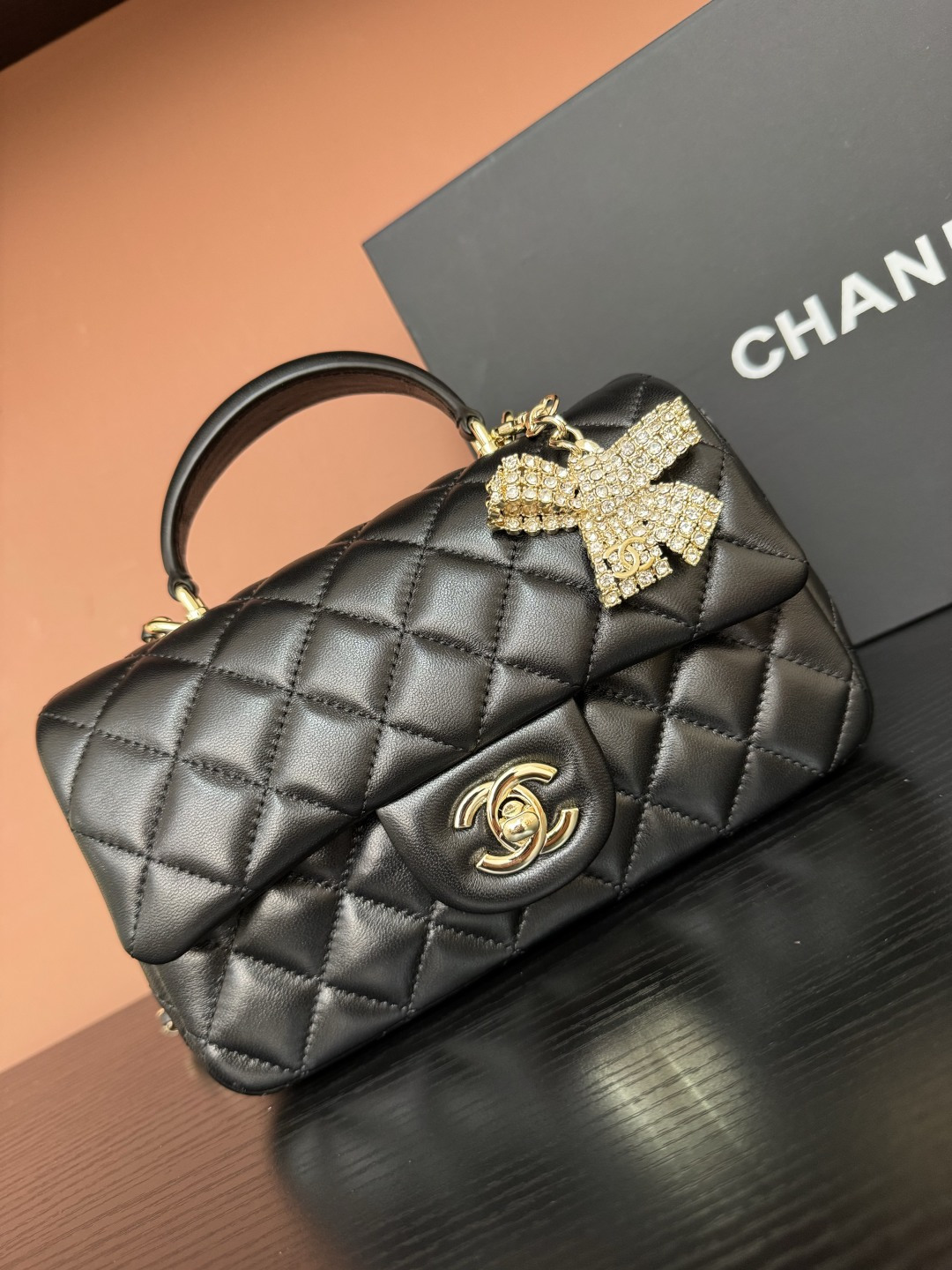 샤넬(CHANEL) 25K 버터플라이 다이아몬드 핸들 CF 미니 (블랙) 토트백 숄더백 가방