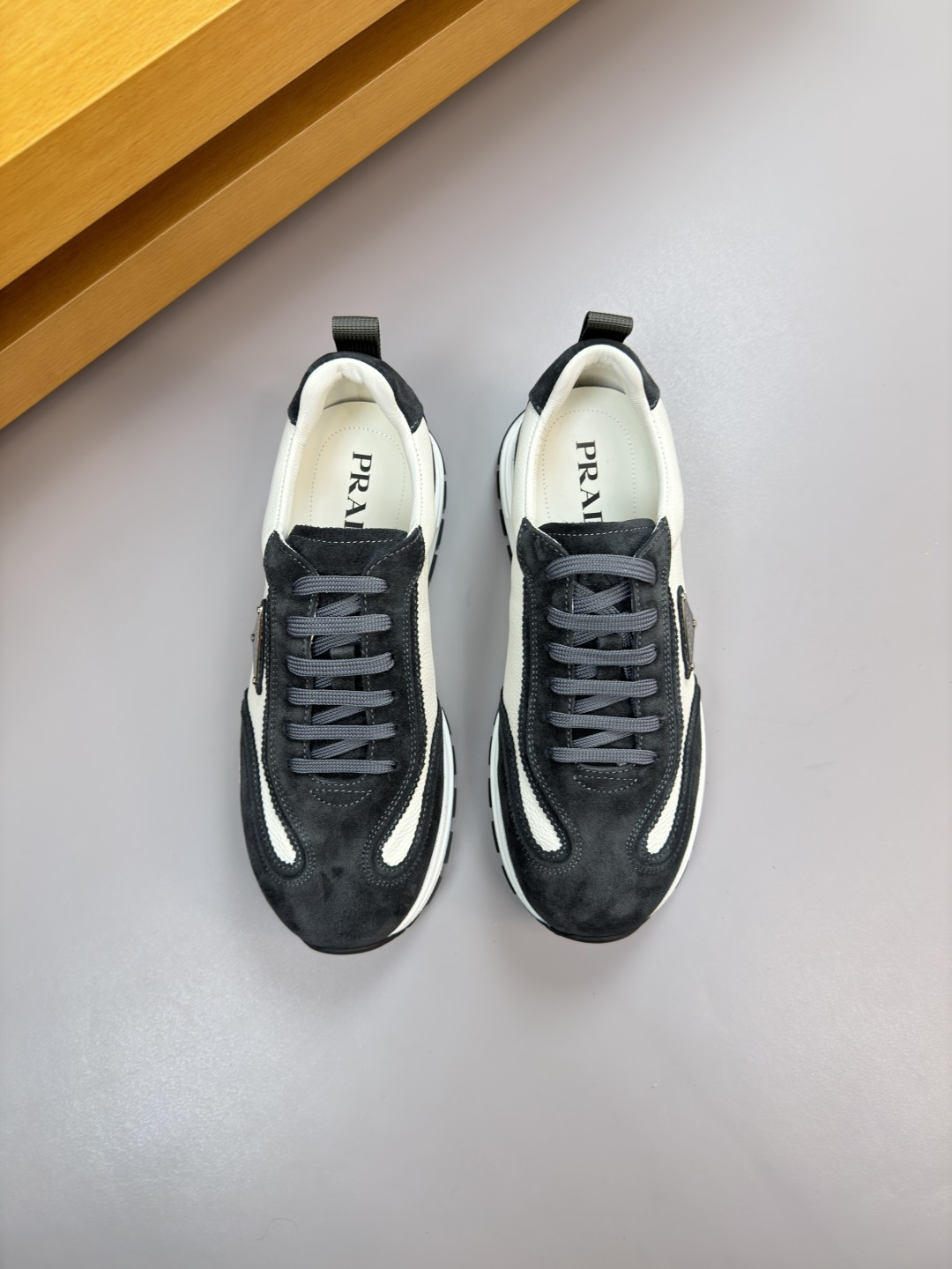 프라다(PRADA) 하이엔드 캐주얼 스니커즈 신발