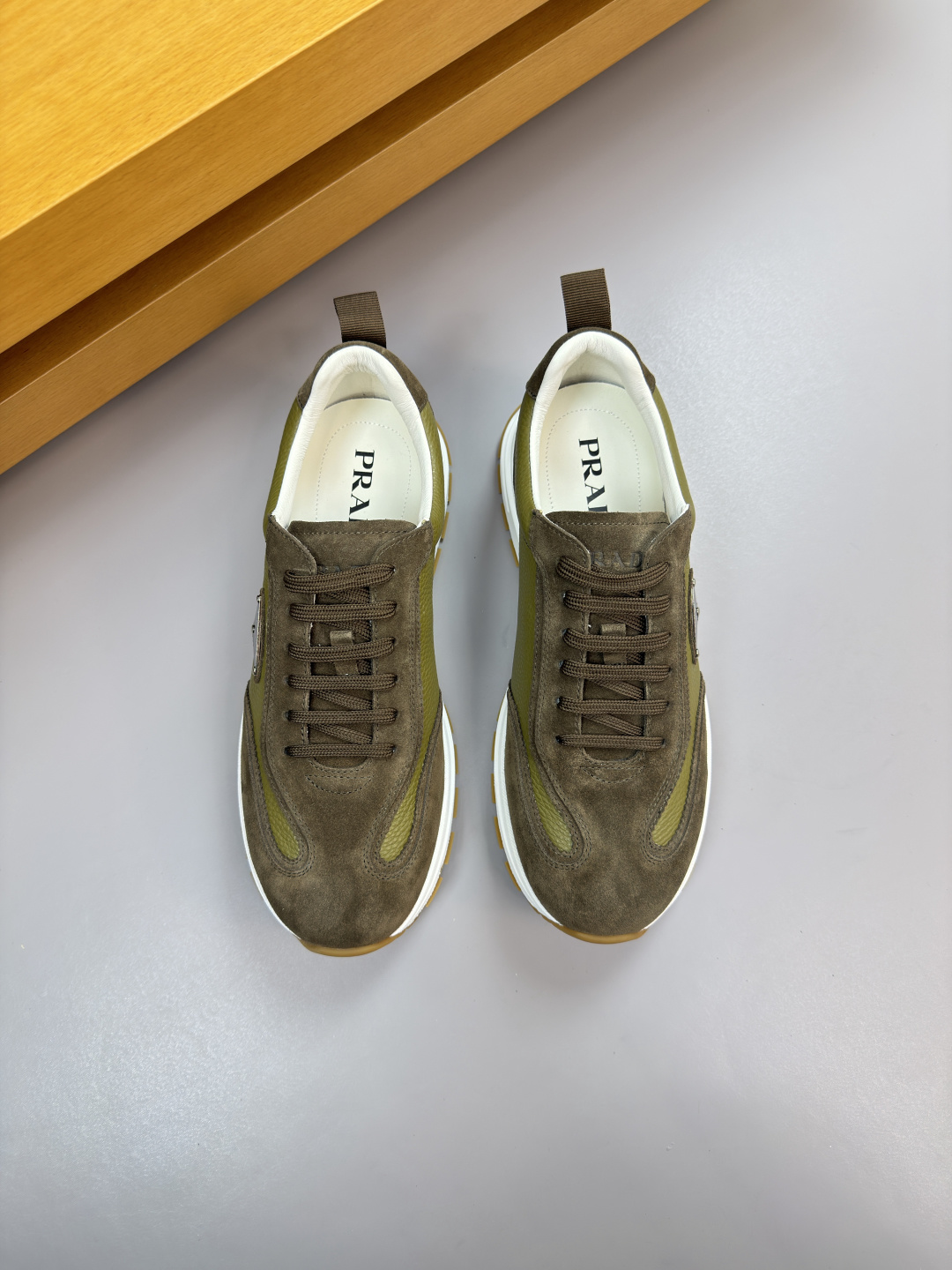 프라다(PRADA) 하이엔드 캐주얼 스니커즈 신발