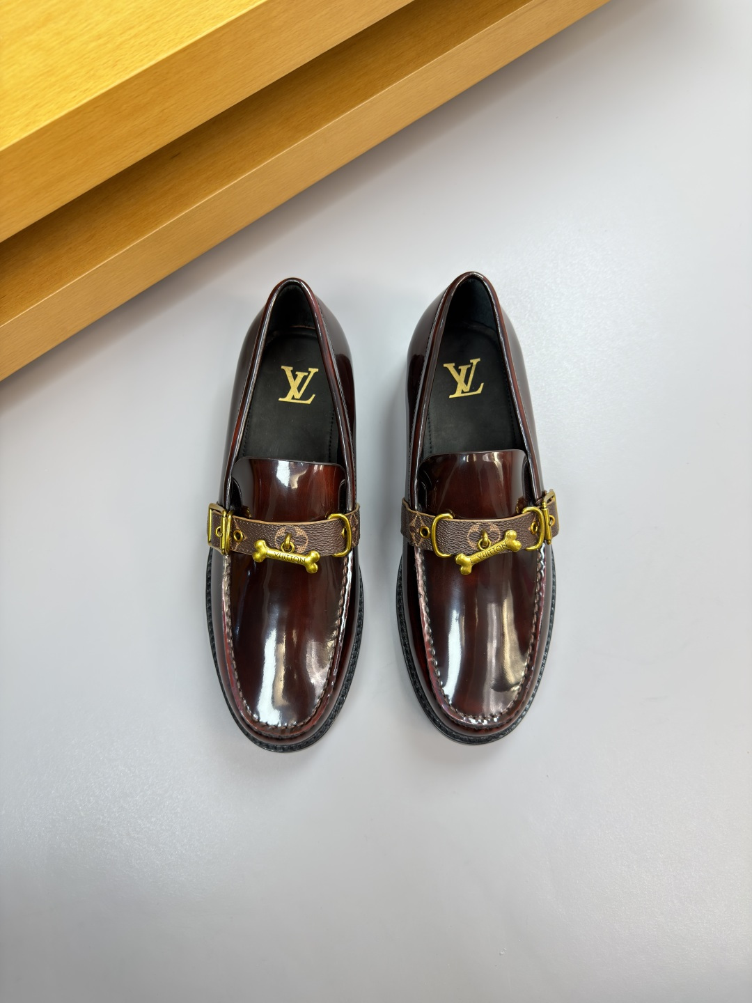루이비통(LV) 핸드메이드 마크선 드레스 슈즈 구두 신발
