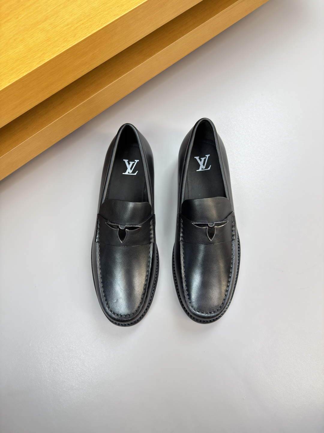 루이비통(LV) 핸드메이드 마크선 드레스 슈즈 구두 신발