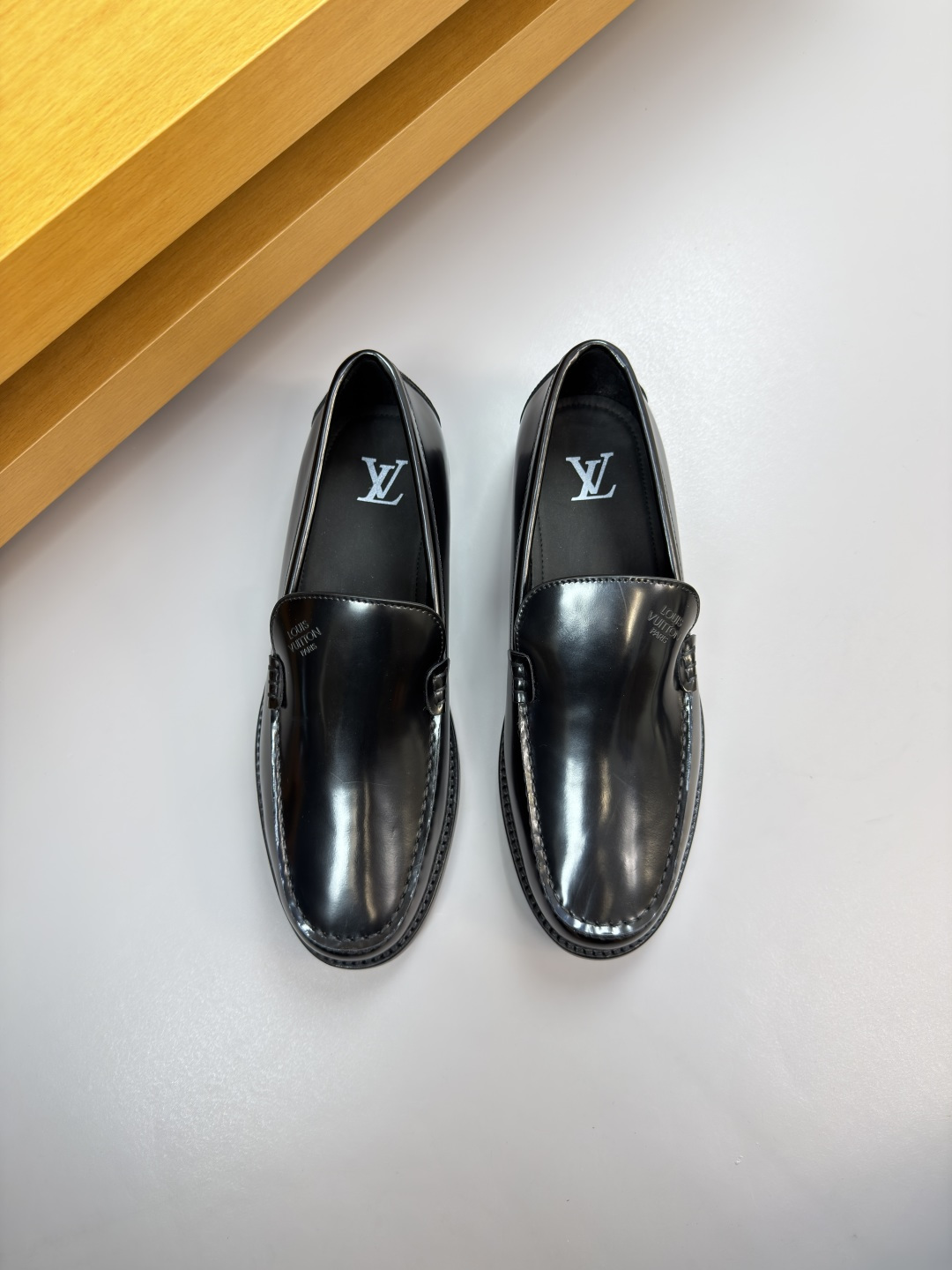 루이비통(LV) 핸드메이드 마크선 드레스 슈즈 구두 신발