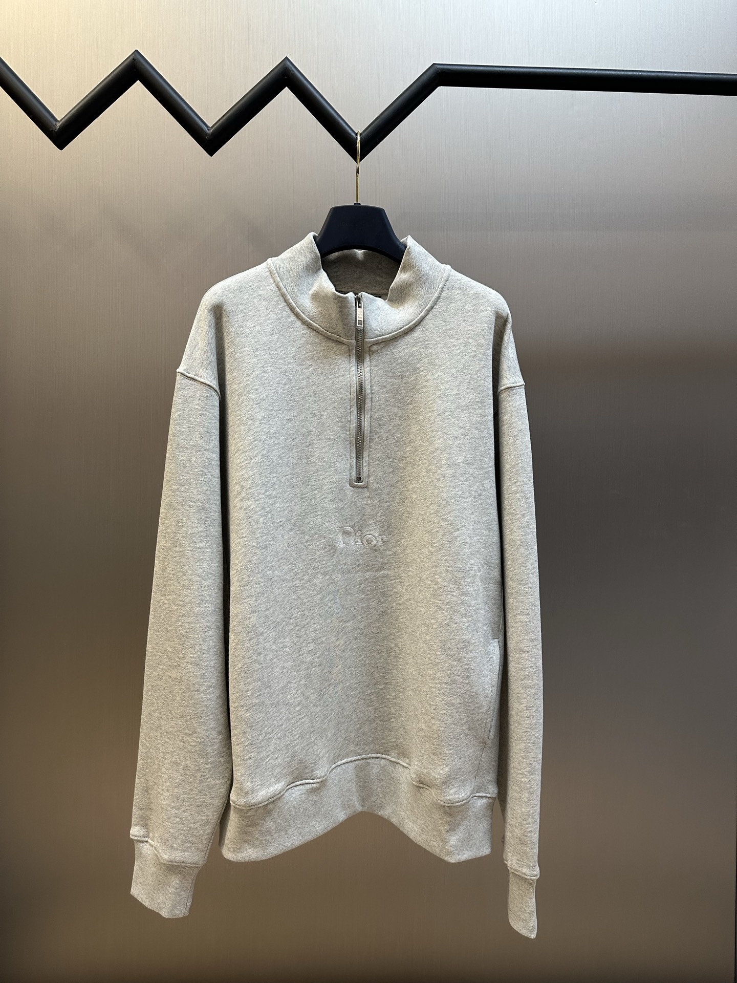 디올(DIOR) 하프 지퍼 로고 스웨트셔츠 의류