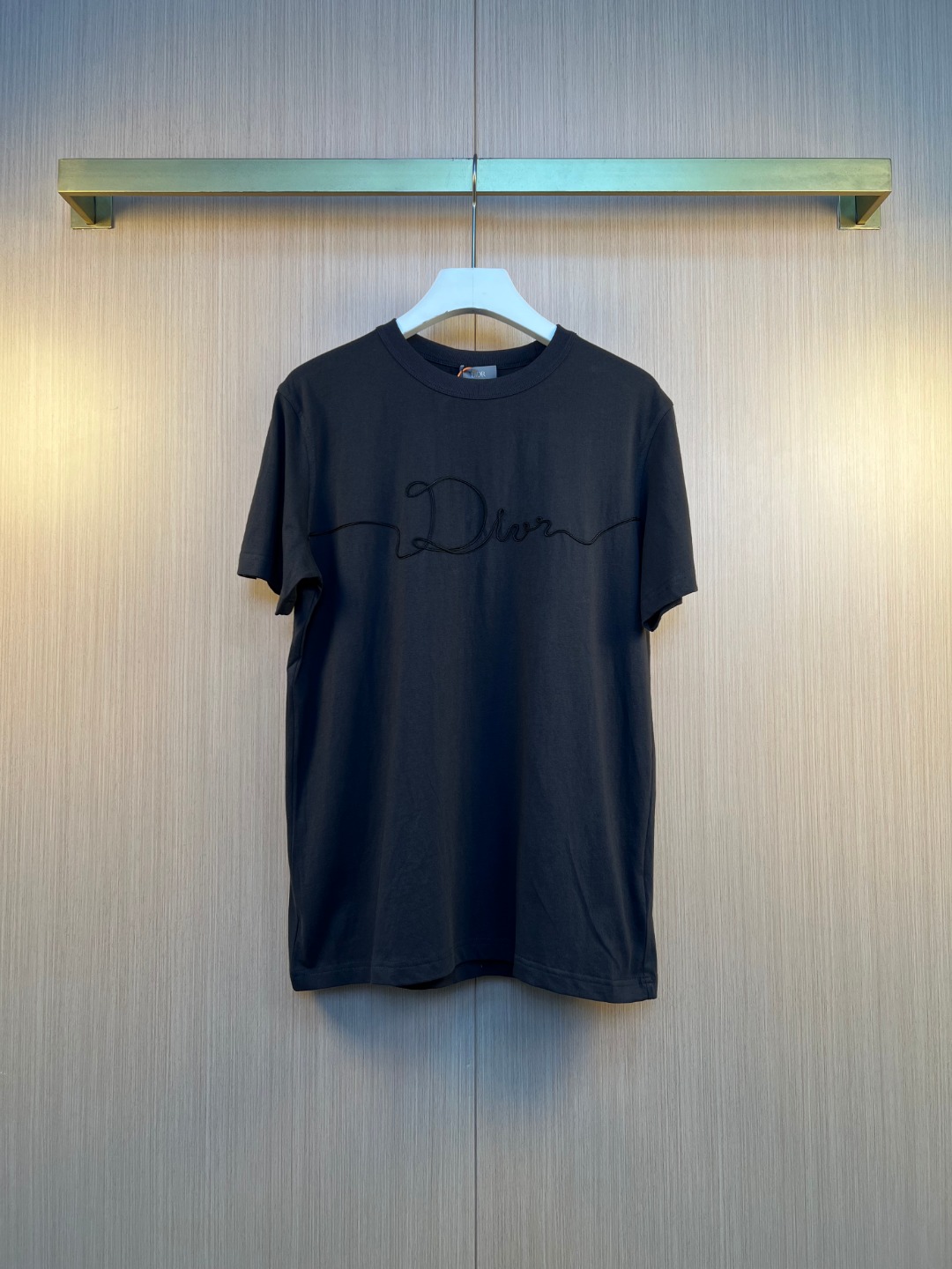 디올(DIOR) 리본 자수 반소매 티셔츠 의류