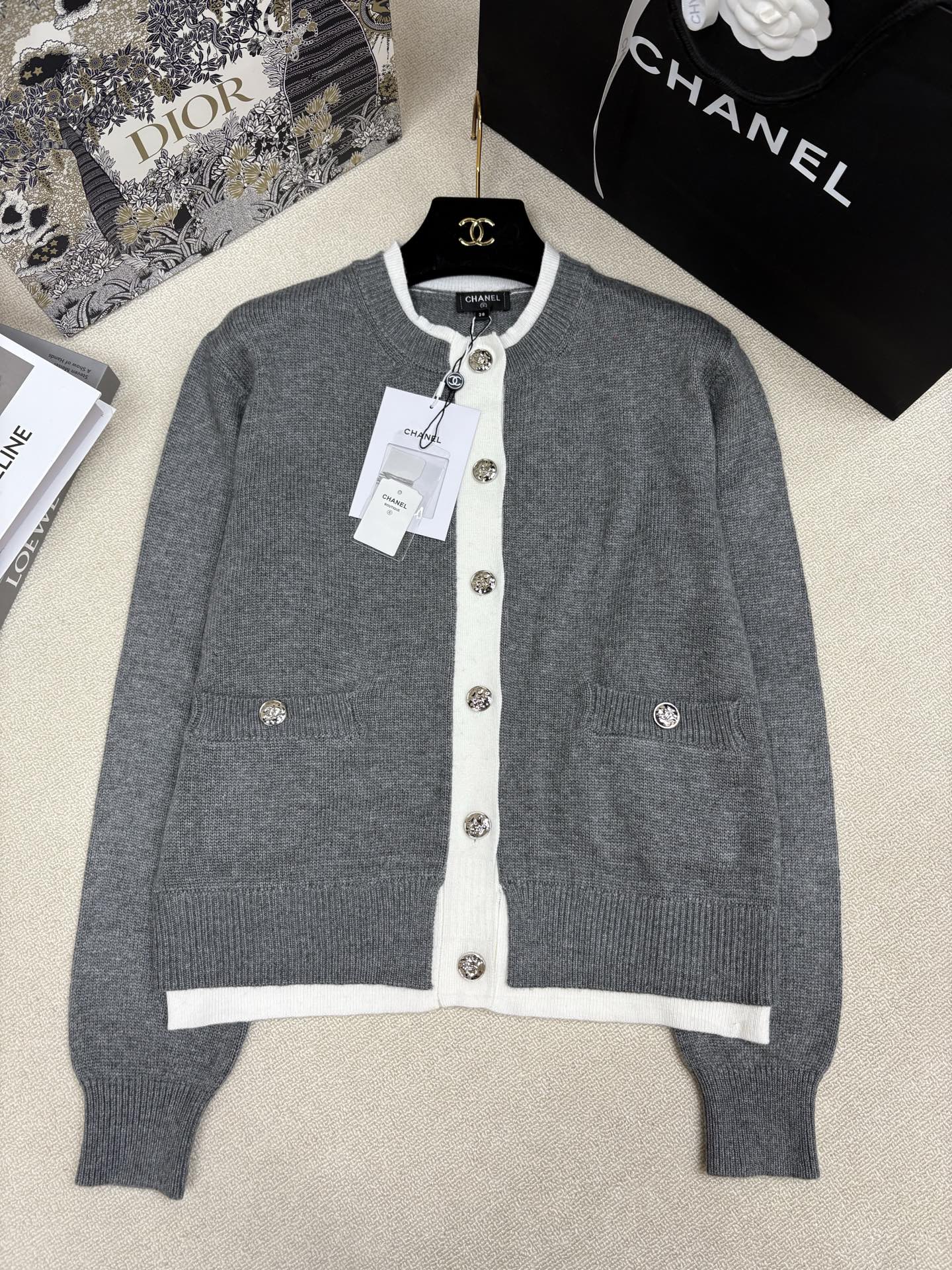 Chanel 샤넬 레이어드 디테일 라운드넥 가디건 의류