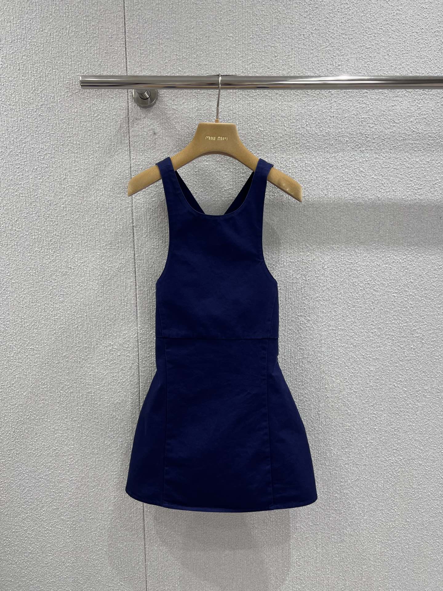 miumiu 미우미우 런웨이 크로스 스트랩 A라인 원피스 의류