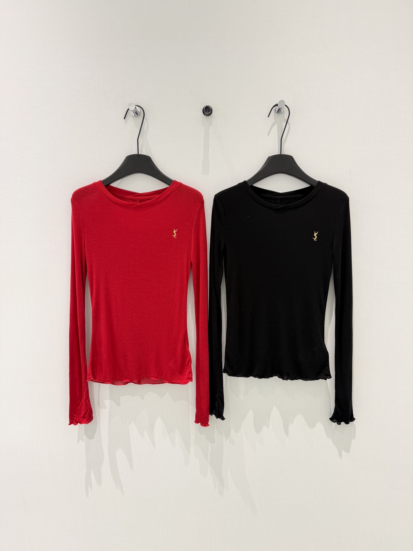 YSL 생로랑 클라우드 텐셀 시리즈 · 자수 스판 긴팔 티셔츠 의류