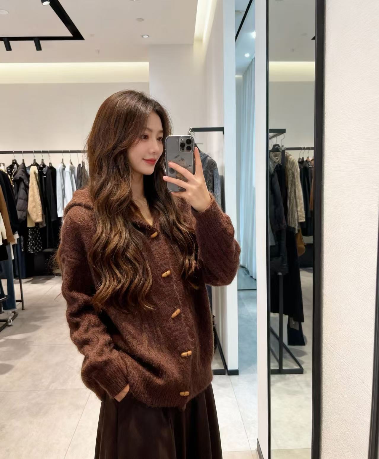 miumiu 미우미우 데일리 포인티드 니트 가디건 의류