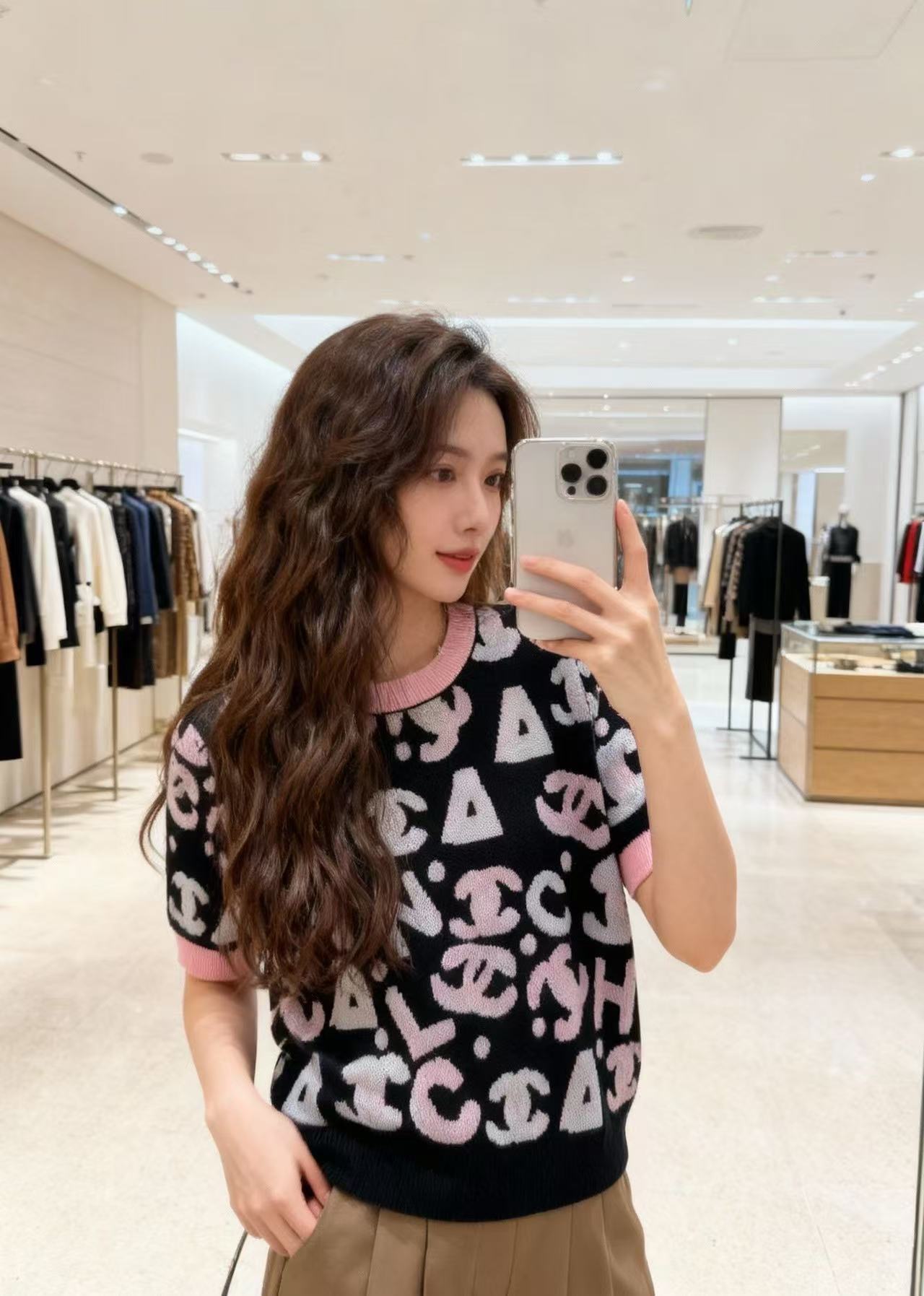 Chanel 샤넬 핑크 앤 화이트 엠보 로고 레터링 니트 반팔 의류