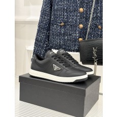 프라다(PRADA) 클래식 트라이앵글 커플 스니커즈 신발