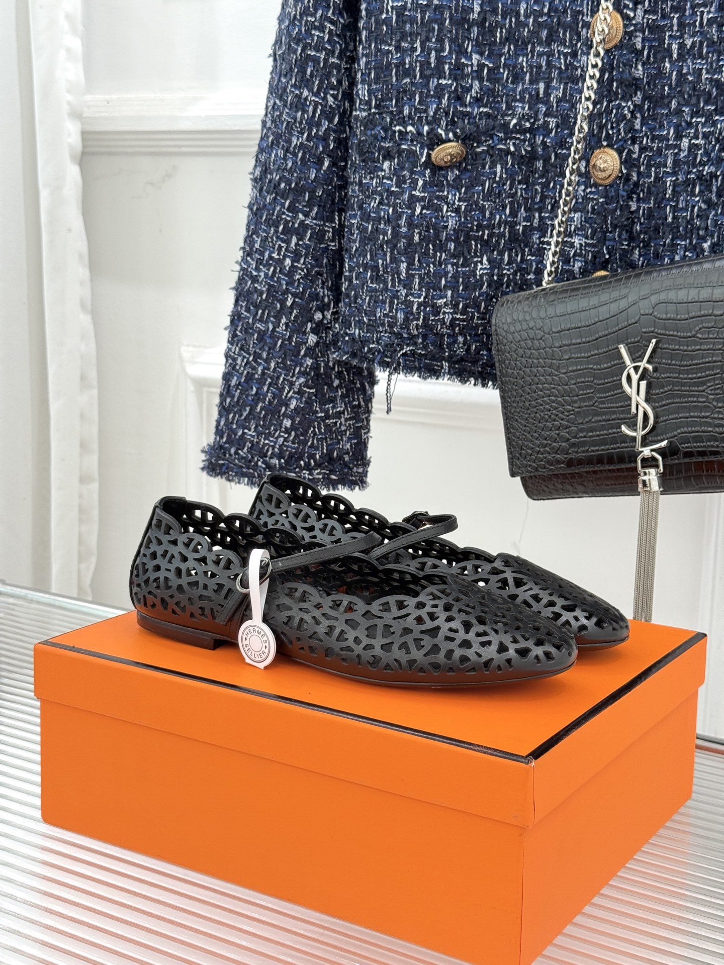 에르메스(HERMES) 컷아웃 메리제인 플랫 슈즈 신발