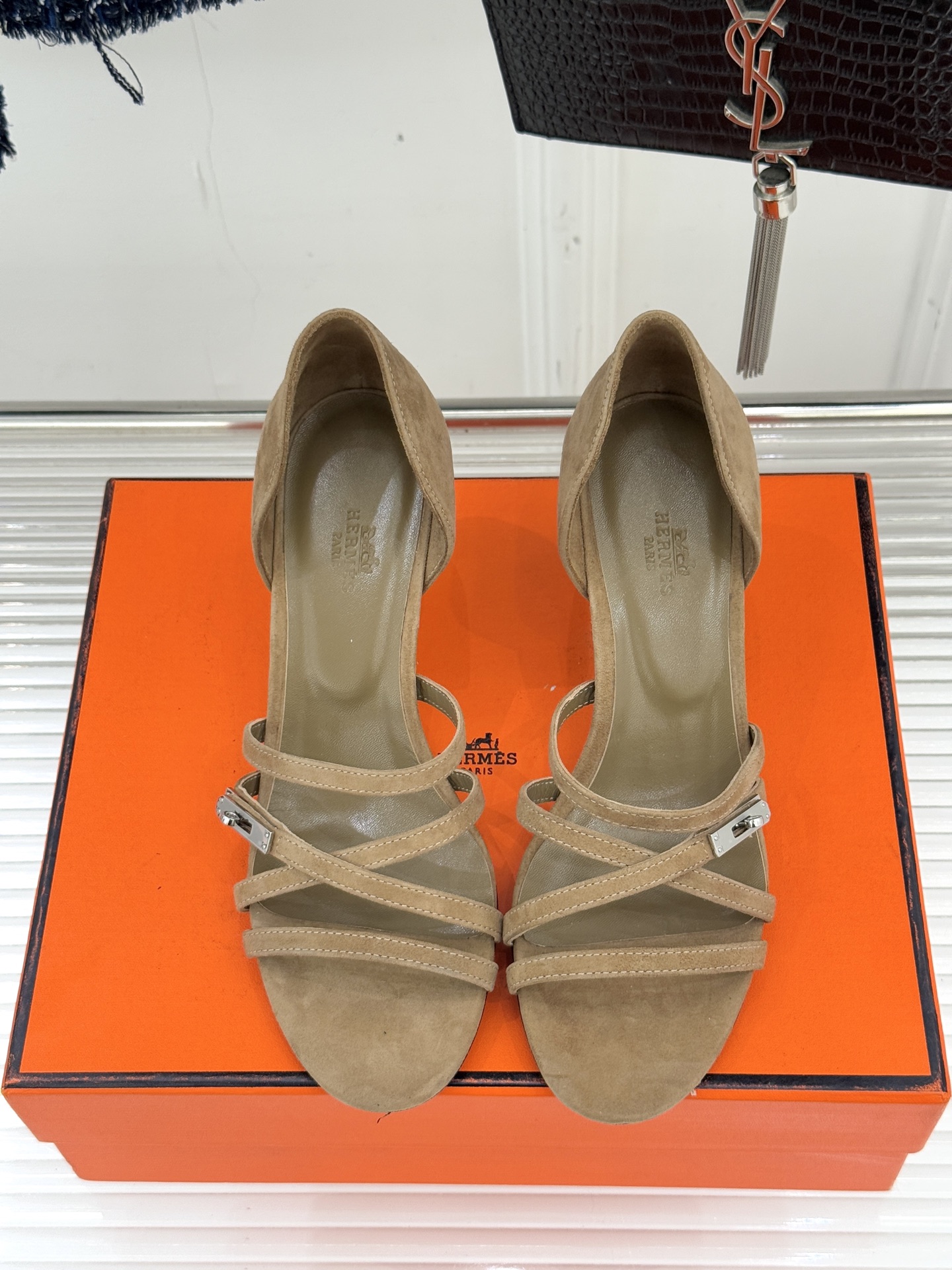 에르메스(HERMES) 켈리 버클 스트랩 하이힐 샌들 신발