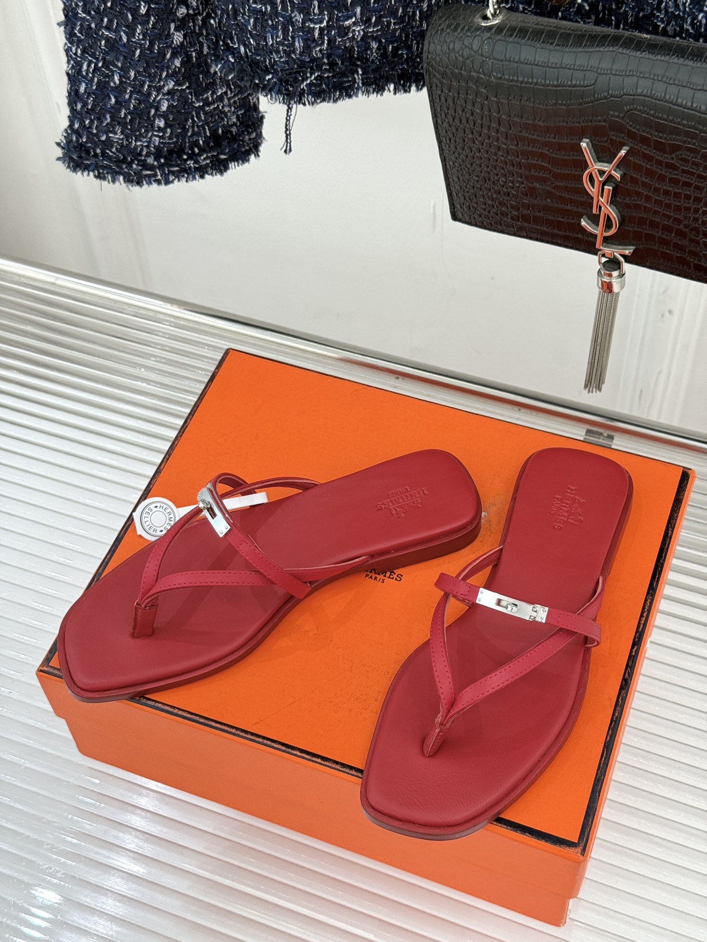 에르메스(HERMES) 켈리 버클 스트랩 플립플랍 샌들 신발