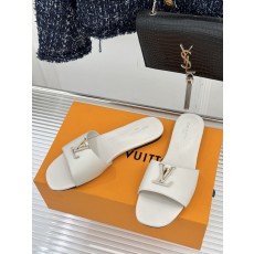 루이비통(LV) 메탈 로고 플랫 슬리퍼 신발
