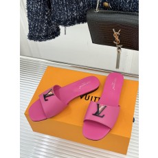 루이비통(LV) 메탈 로고 플랫 슬리퍼 신발