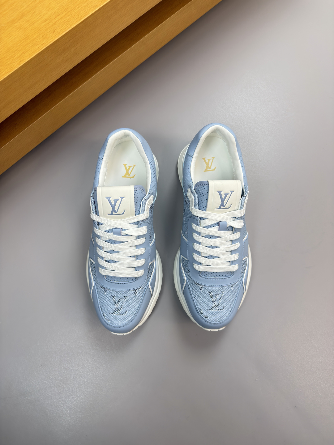 루이비통(Louis Vuitton) LV 하이엔드 프리미엄 나파 레더 캐주얼 믹스 스니커즈 신발