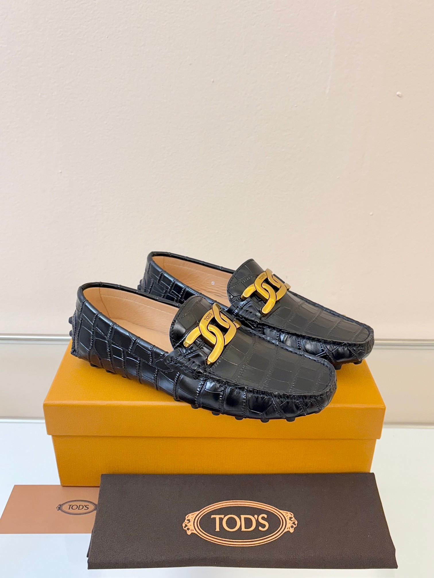 토즈(Tods) ‘남성 드라이빙 슈즈 로퍼 구두 신발