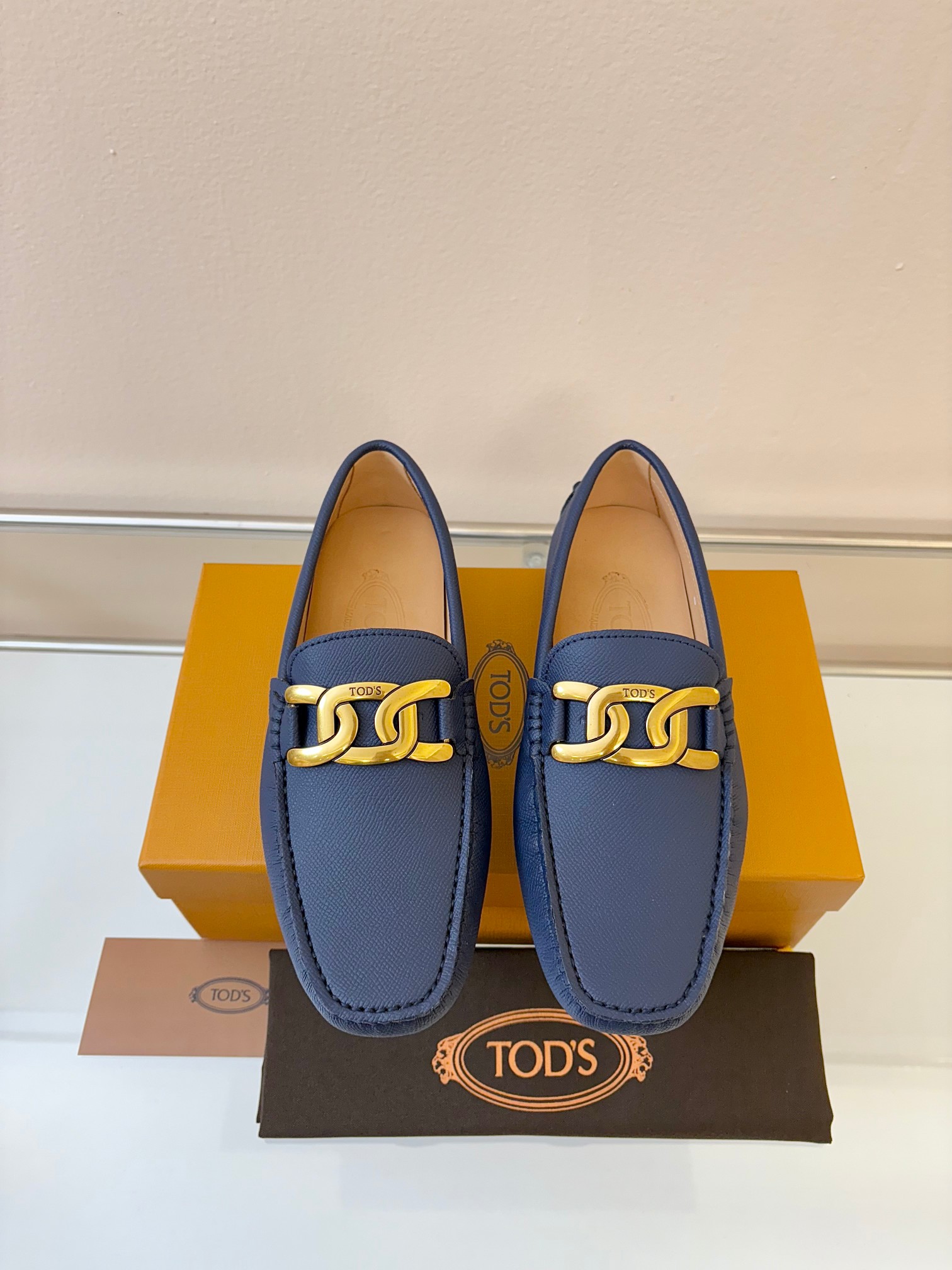 토즈(Tods) ‘남성 드라이빙 슈즈 로퍼 구두 신발