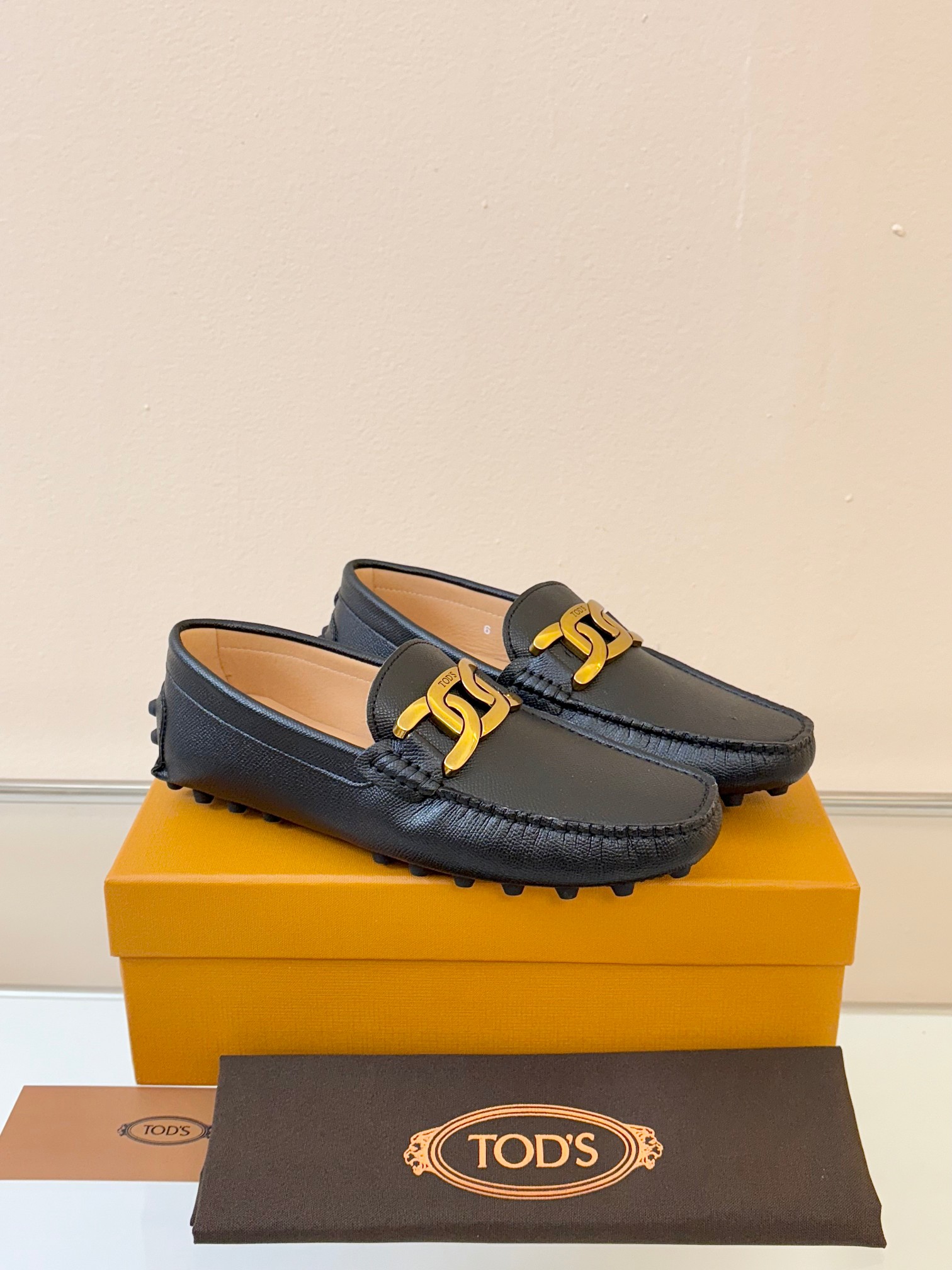 토즈(Tods) ‘남성 드라이빙 슈즈 로퍼 구두 신발