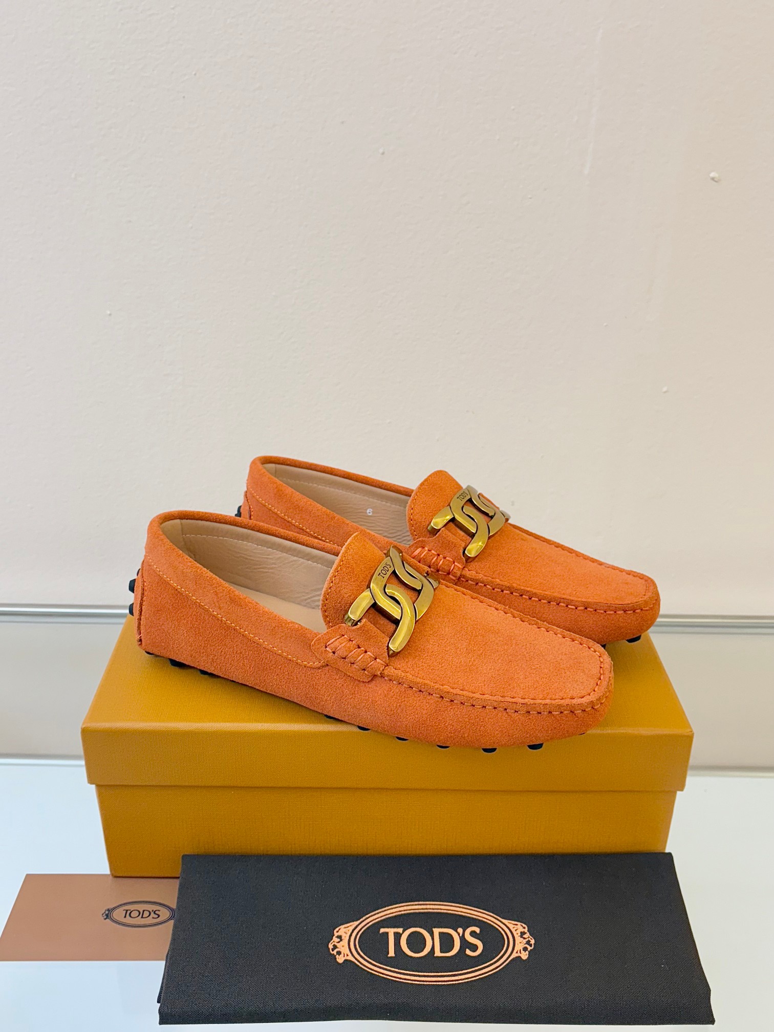 토즈(Tods) ‘남성 드라이빙 슈즈 로퍼 구두 신발