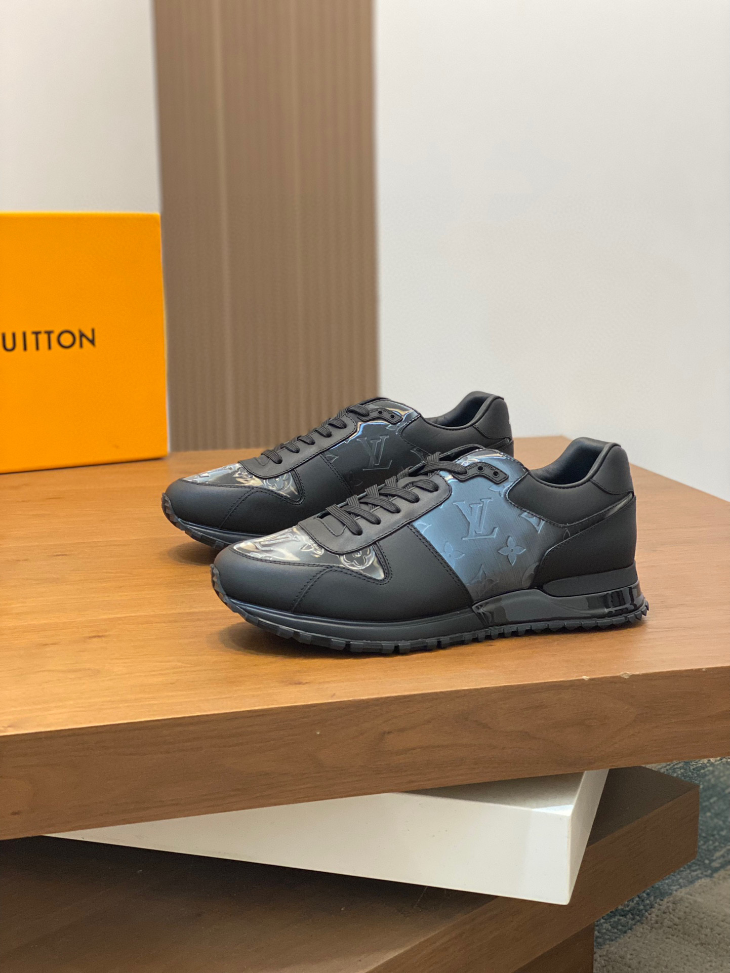 LV 루이비통 하이엔드 스트릿 스니커즈 신발