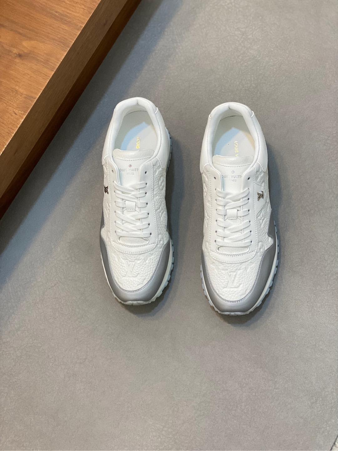 LV 루이비통 하이엔드 스트릿 스니커즈 신발