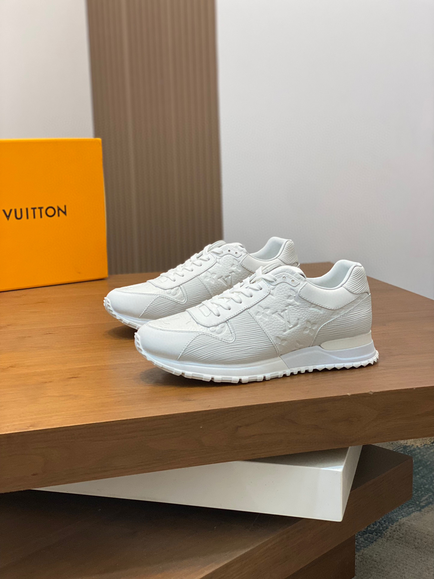 LV 루이비통 하이엔드 스트릿 스니커즈 신발