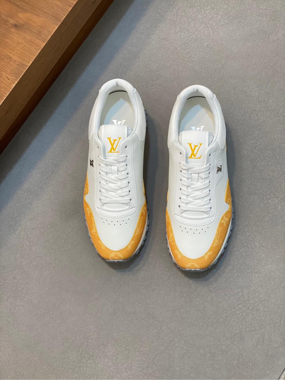 LV 루이비통 하이엔드 스트릿 스니커즈 신발