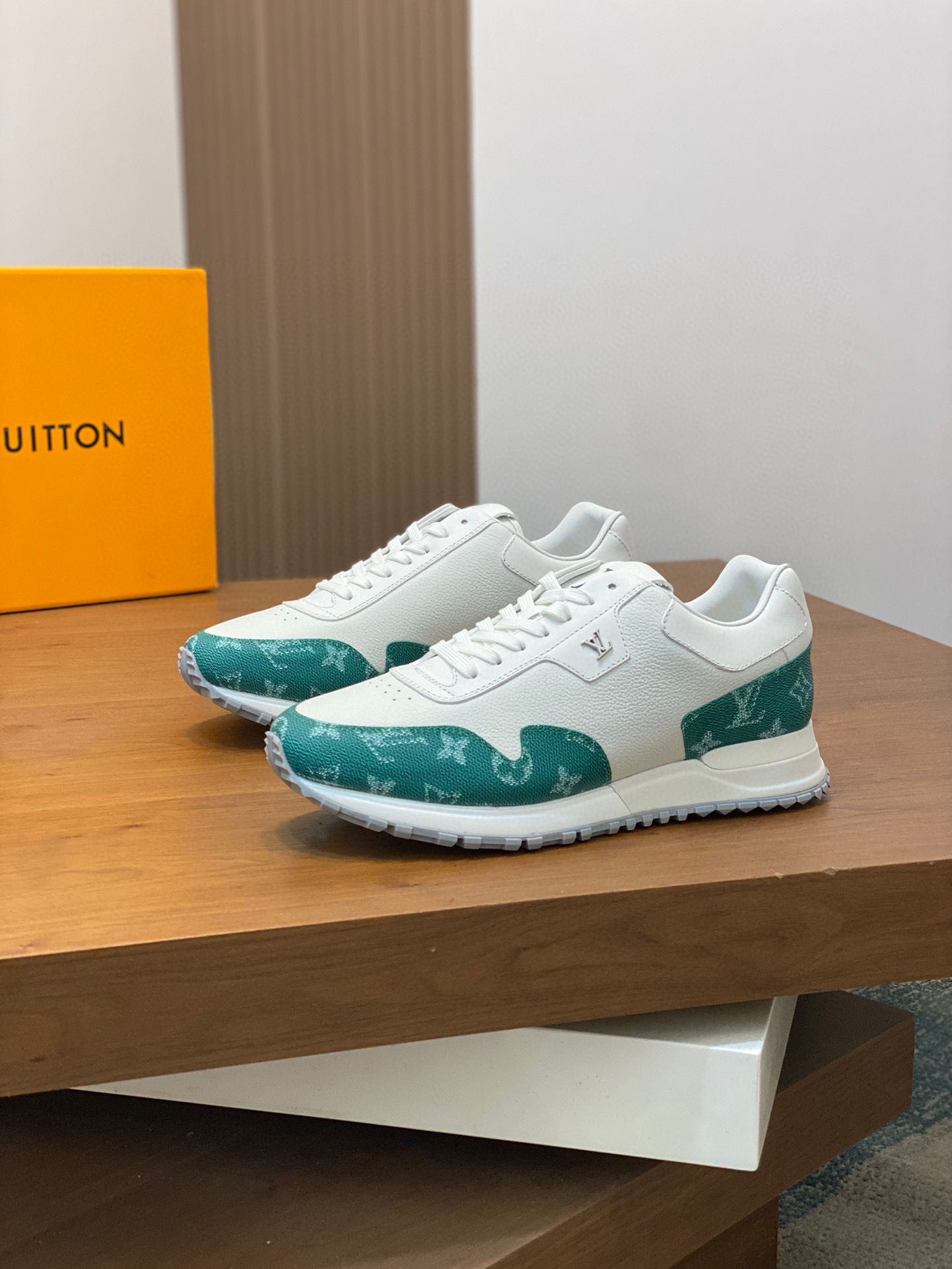 LV 루이비통 하이엔드 스트릿 스니커즈 신발