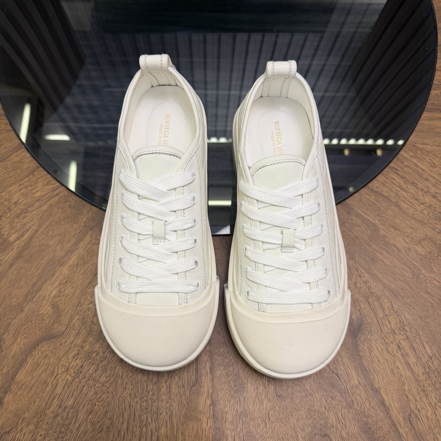 보테가 베네타(Bottega Veneta) BV 벌칸(Vulcan) 미키 마우스 스타일 청키 스니커즈 신발