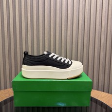 보테가 베네타(Bottega Veneta) BV 벌칸(Vulcan) 미키 마우스 스타일 청키 스니커즈 신발