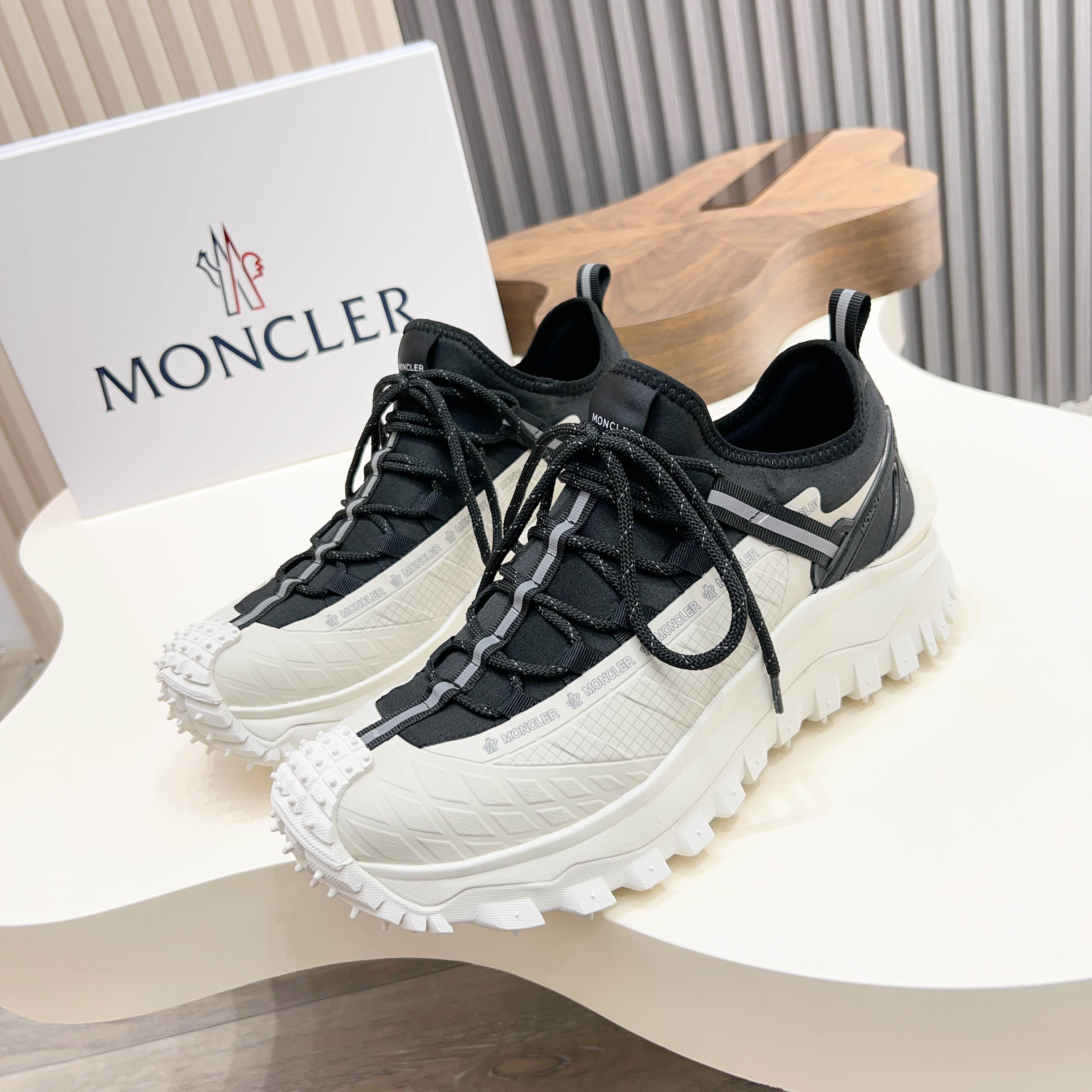Moncler 몽클레어 몽클레르 하이브리드 런닝 & 어반 라이프스타일 아웃도어 스니커즈 신발