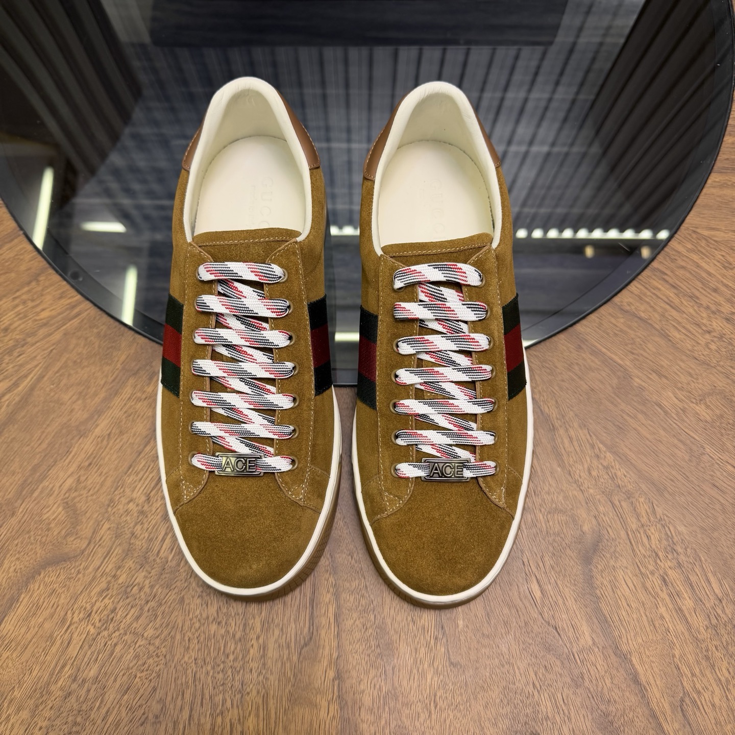 구찌(Gucci) 에이스(Ace) 시리즈 플랫폼 스니커즈 신발