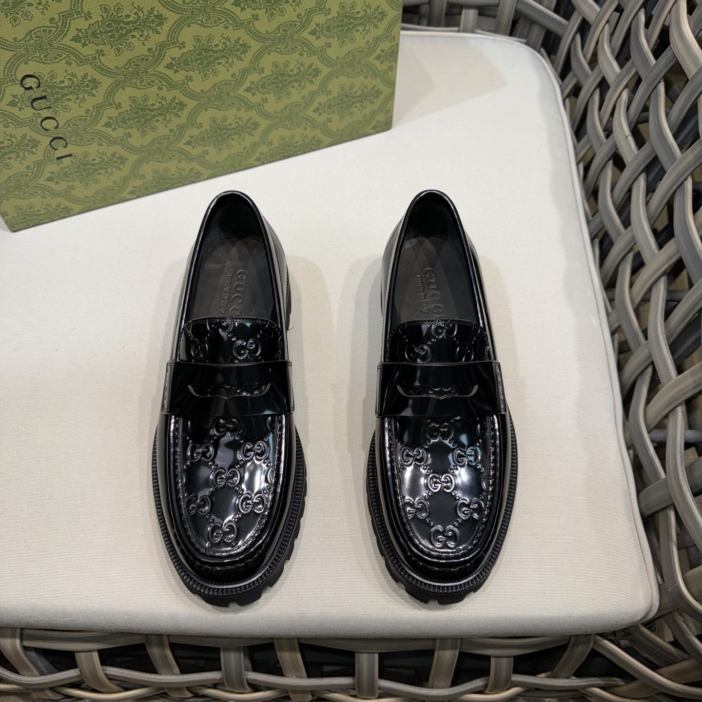 구찌(Gucci) 웹 스트라이프 & GG 블랙 로고 로퍼 구두 신발