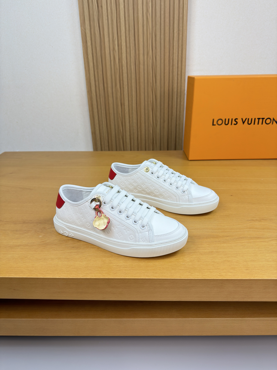 루이비통(LV) 프리미엄 커플 로우탑 스니커즈 신발