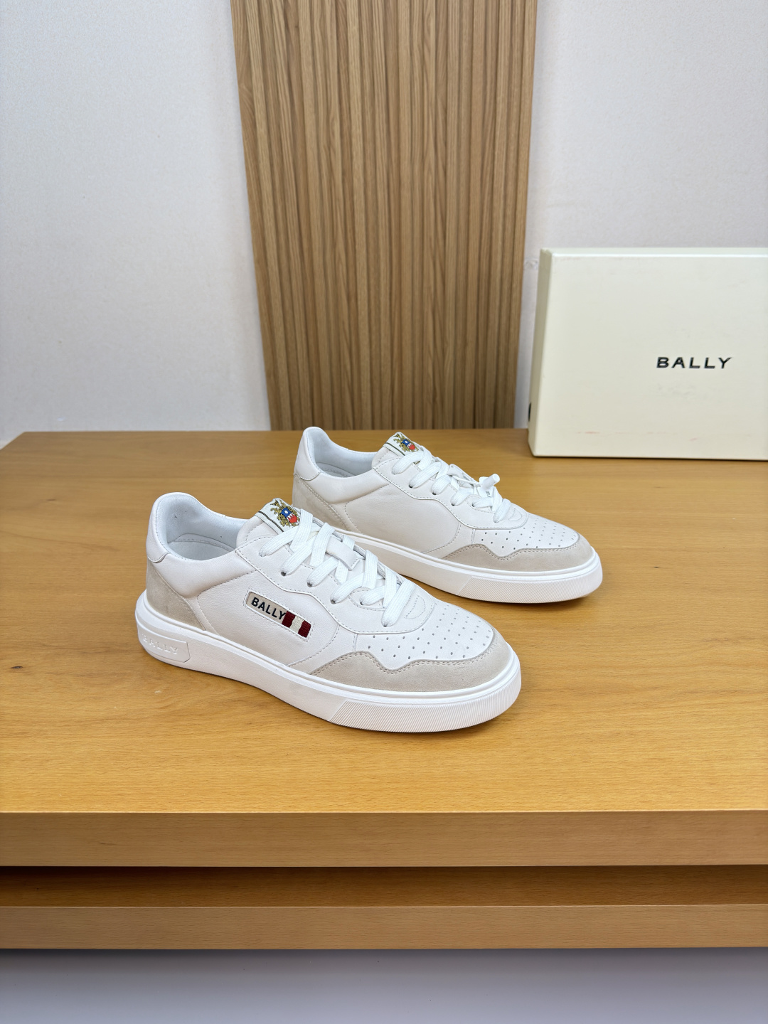 발리(Bally) 시그니처 웹 스트라이프 스니커즈 신발