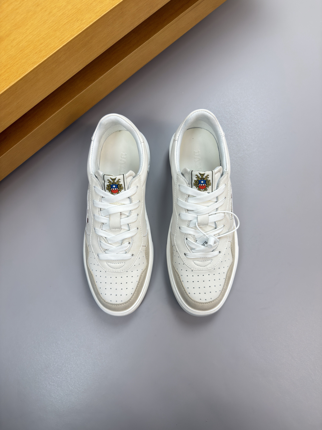 발리(Bally) 시그니처 웹 스트라이프 스니커즈 신발