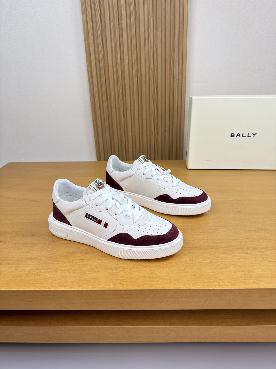 발리(Bally) 시그니처 웹 스트라이프 스니커즈 신발