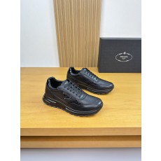 프라다(PRADA) 메탈 로고 나파 & 스톤 패턴 스니커즈 신발