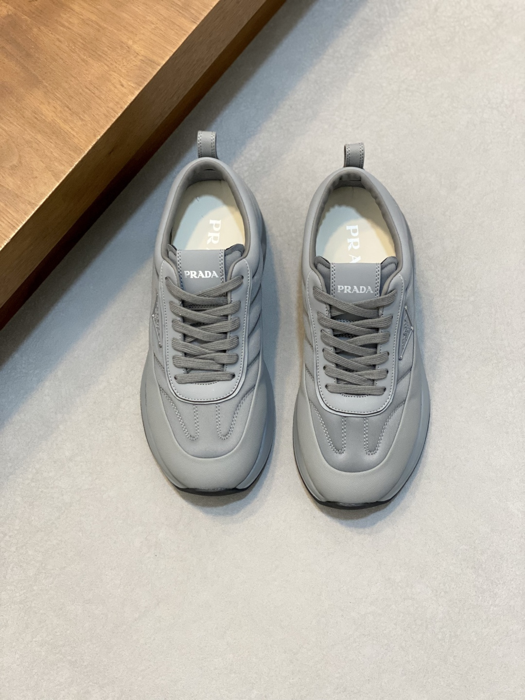 프라다(Prada) 뉴 시즌 가죽 믹스 플랫폼 스니커즈 신발