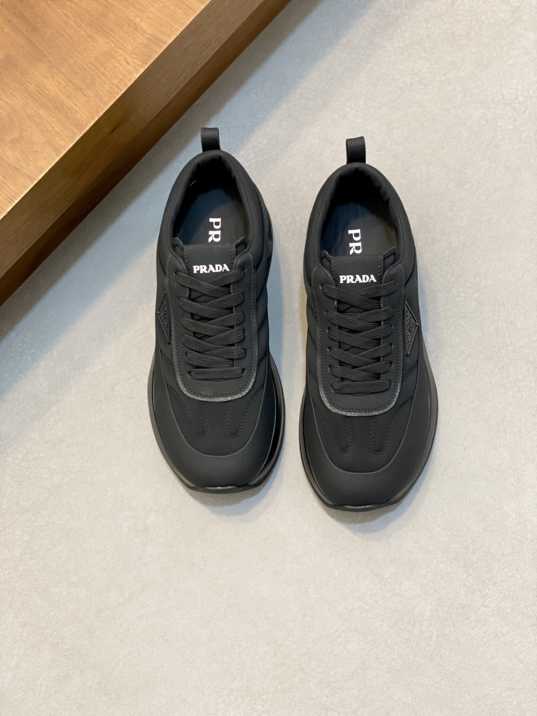 프라다(Prada) 뉴 시즌 가죽 믹스 플랫폼 스니커즈 신발