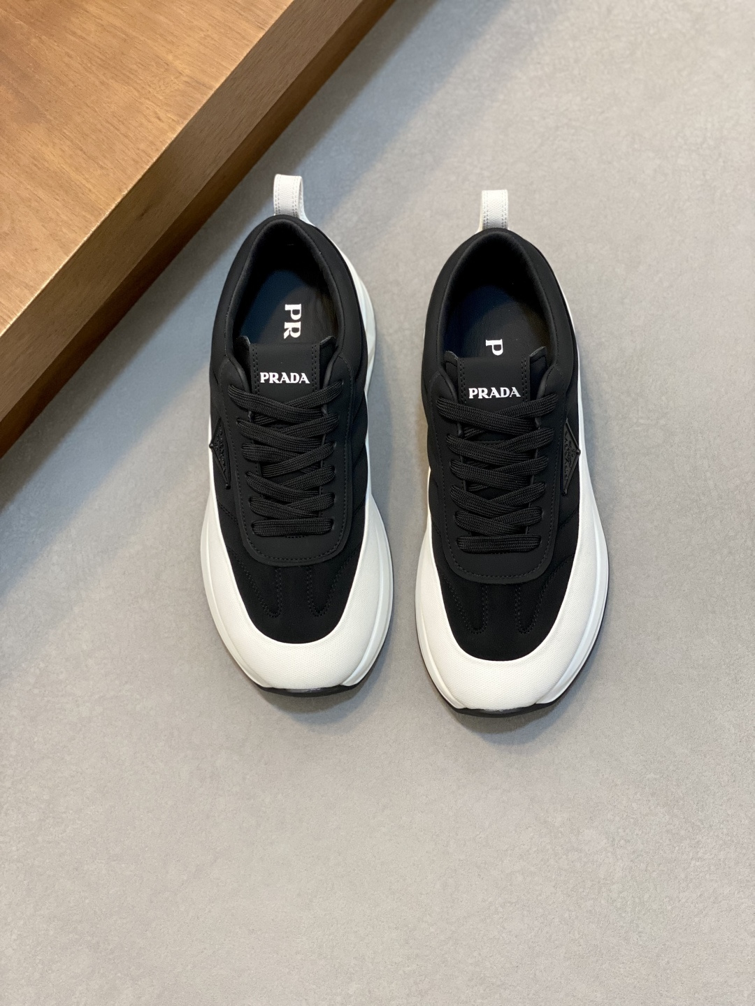 프라다(Prada) 뉴 시즌 가죽 믹스 플랫폼 스니커즈 신발