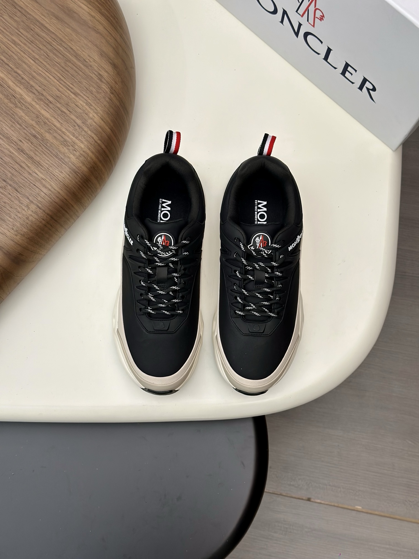 몽클레어 몽클레르(Moncler) 믹스 소재 테크니컬 스니커즈 신발