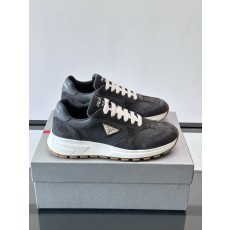 프라다(Prada) 지오메트릭 엠보싱 플랫폼 스니커즈 신발