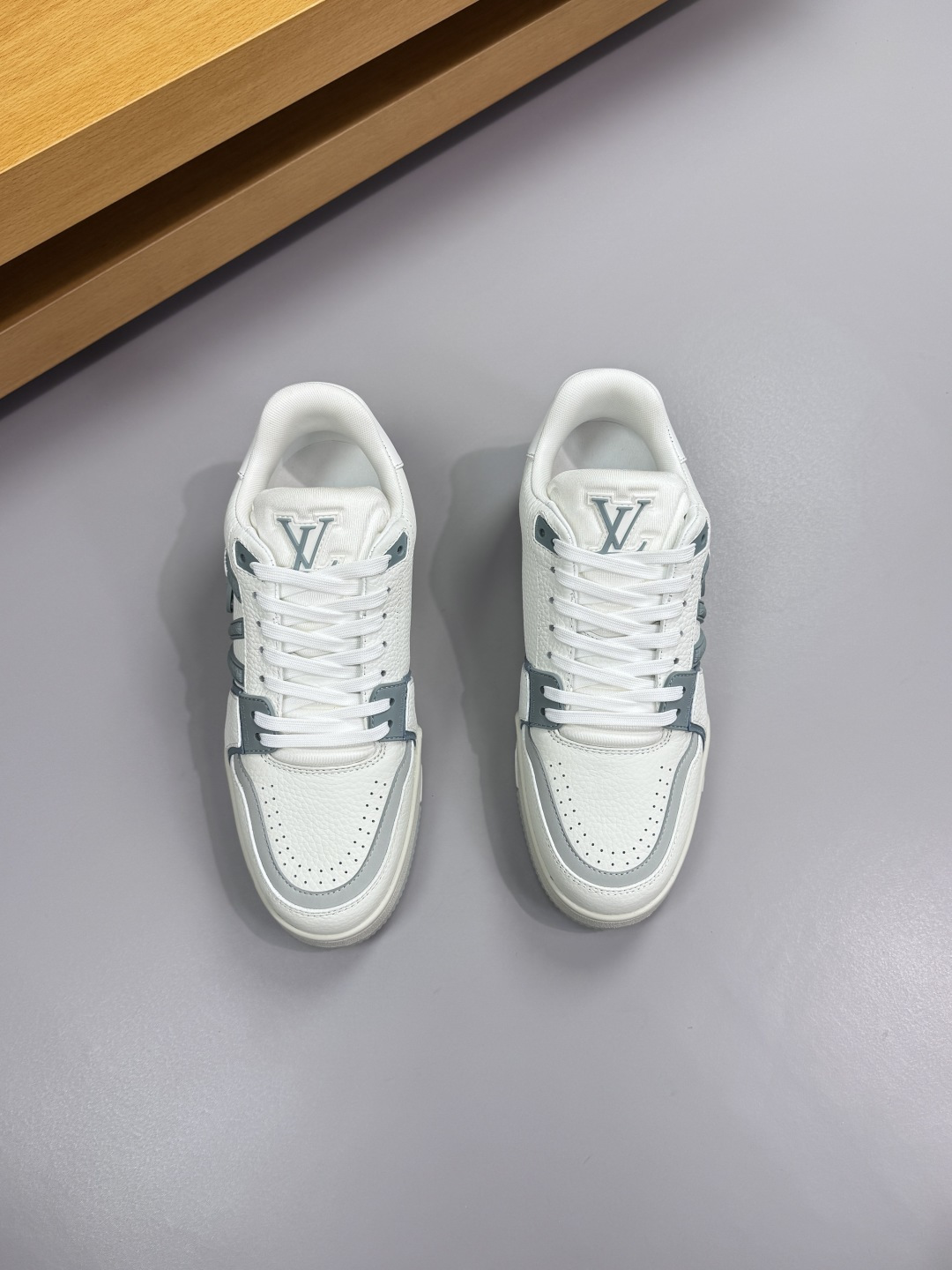 루이비통 LV 리치 가죽 & 인젝션 모듈 스니커즈 신발