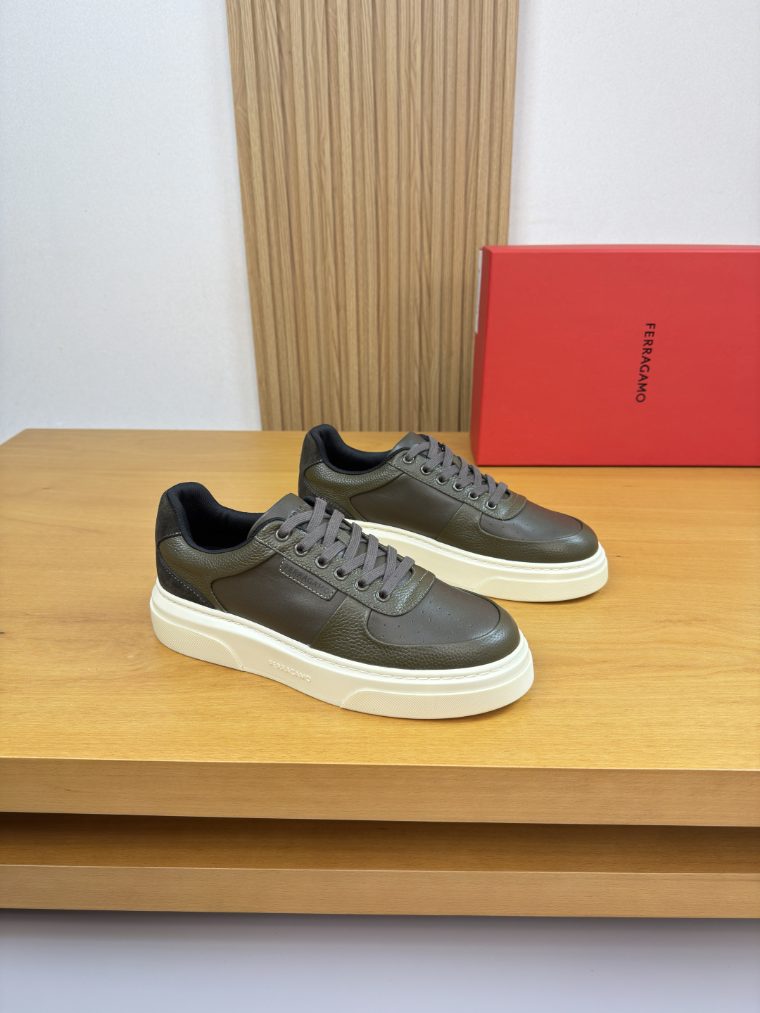 Ferragamo 페라가모 가죽 믹스 스니커즈 신발