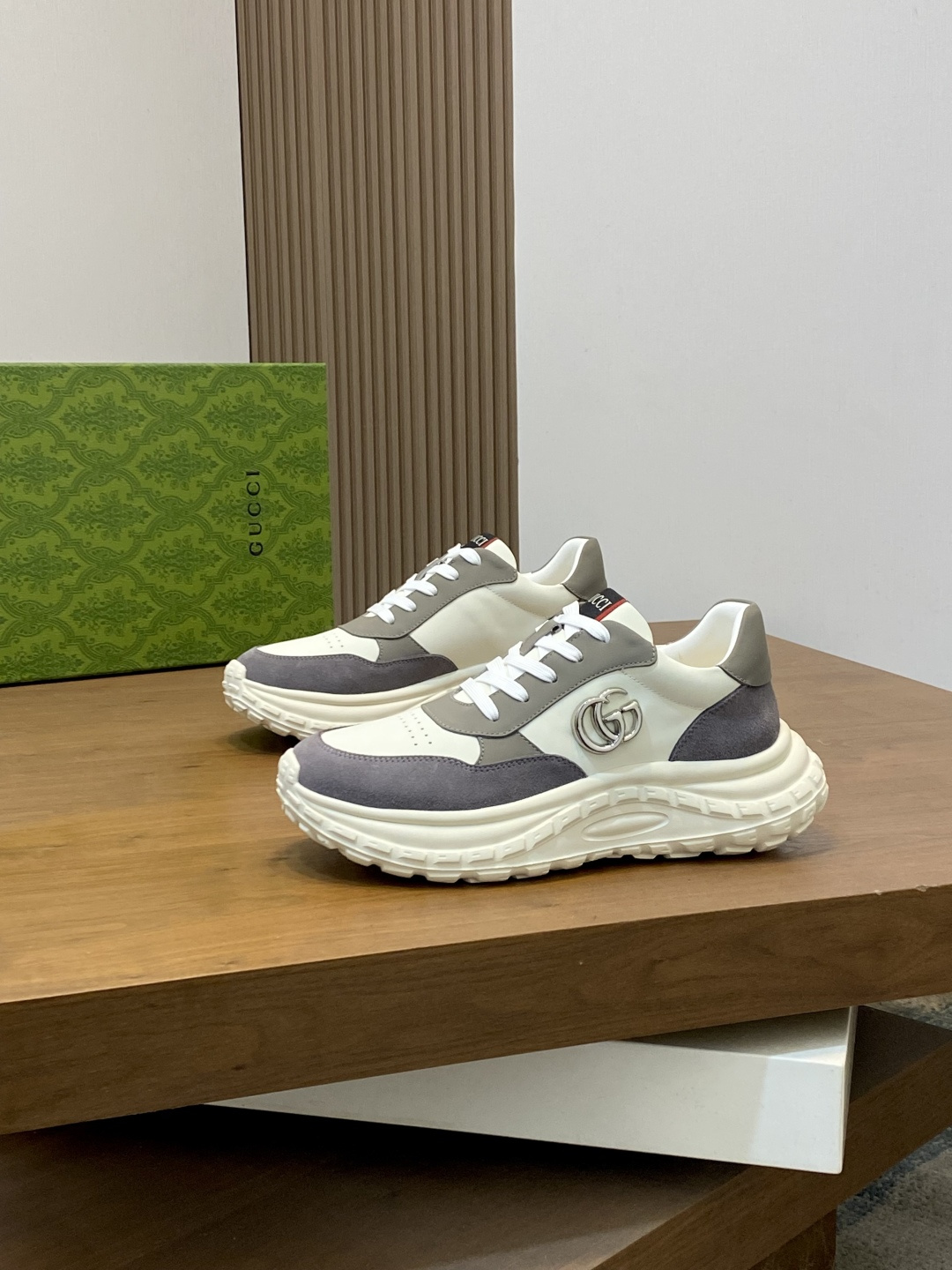 GUCCI 구찌 라이톤(Rhyton) 웹 스트라이프 스니커즈 신발