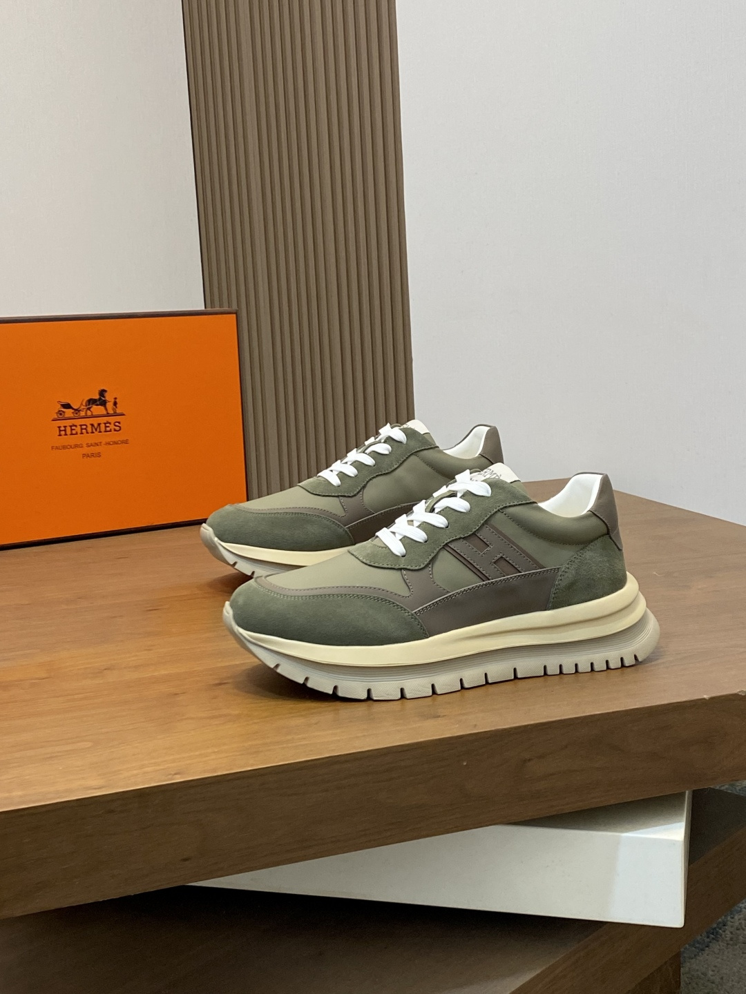 HERMES 에르메스 H 콘트라스트 청키 스니커즈 신발